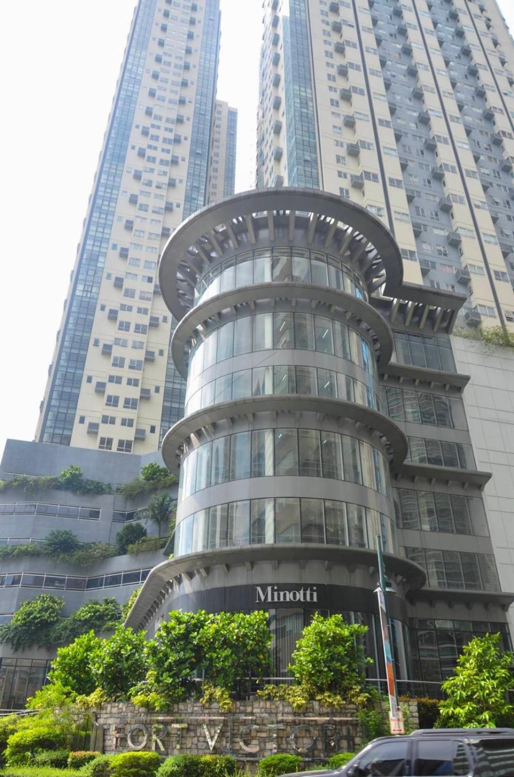 טאגיג Oasis Regency @ Fort Victoria Bgc מראה חיצוני תמונה