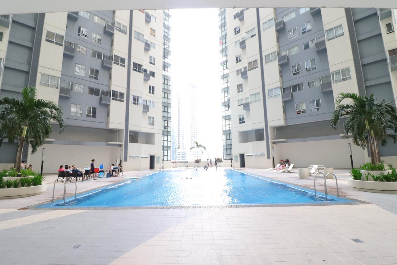טאגיג Oasis Regency @ Fort Victoria Bgc מראה חיצוני תמונה