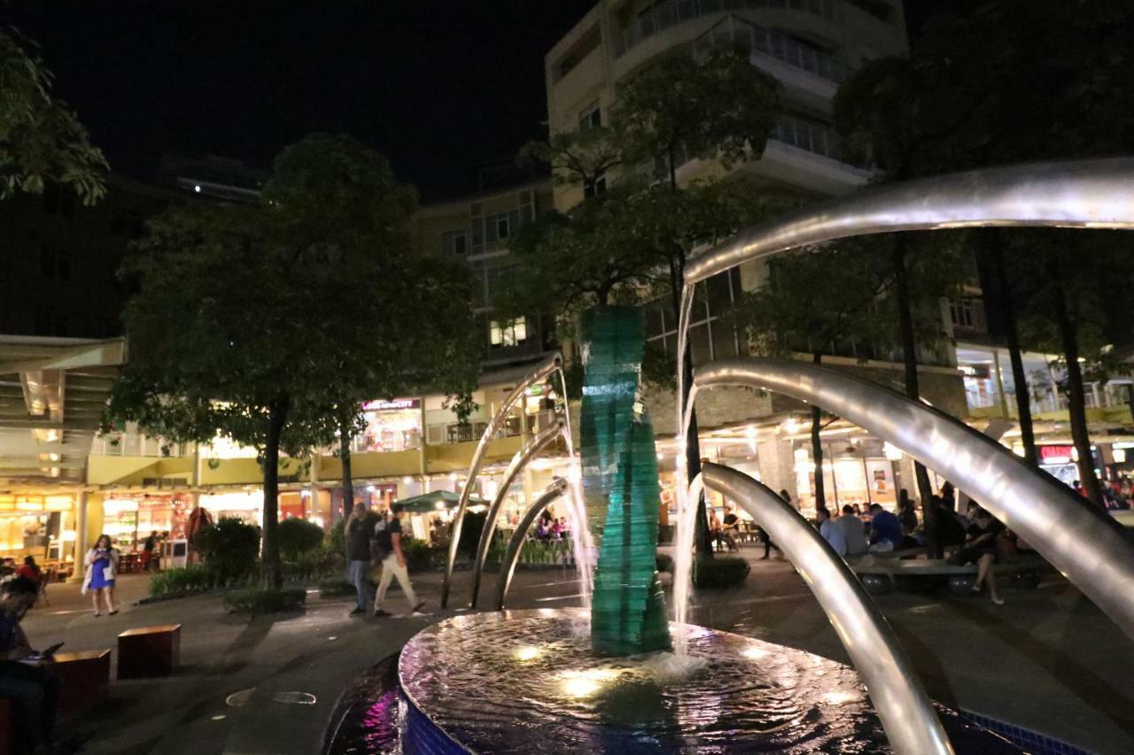 טאגיג Oasis Regency @ Fort Victoria Bgc מראה חיצוני תמונה