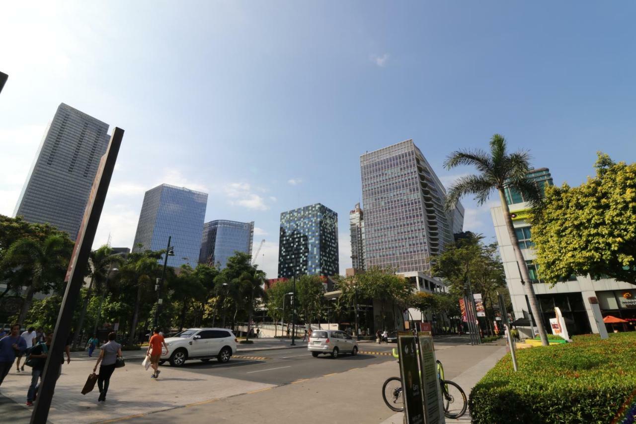 טאגיג Oasis Regency @ Fort Victoria Bgc מראה חיצוני תמונה